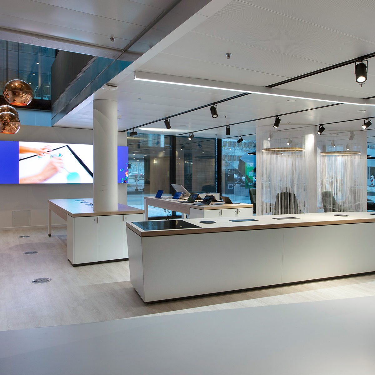 Microsoft Amsterdam D/DOCK